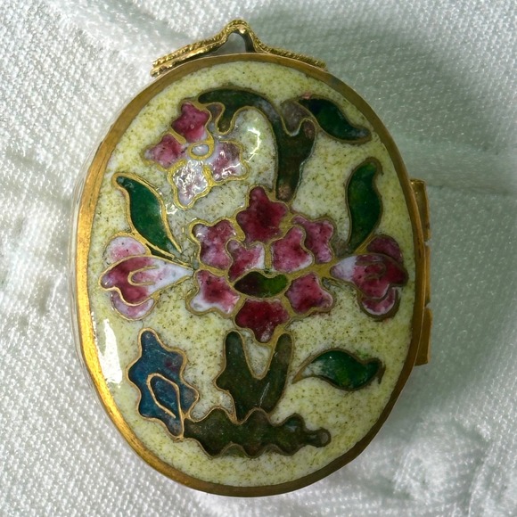 Vintage 60s Cloisonne Enamel Pill Box Locket Trinket Box Floral Hinged Gold Tone - Picture 2 of 7
